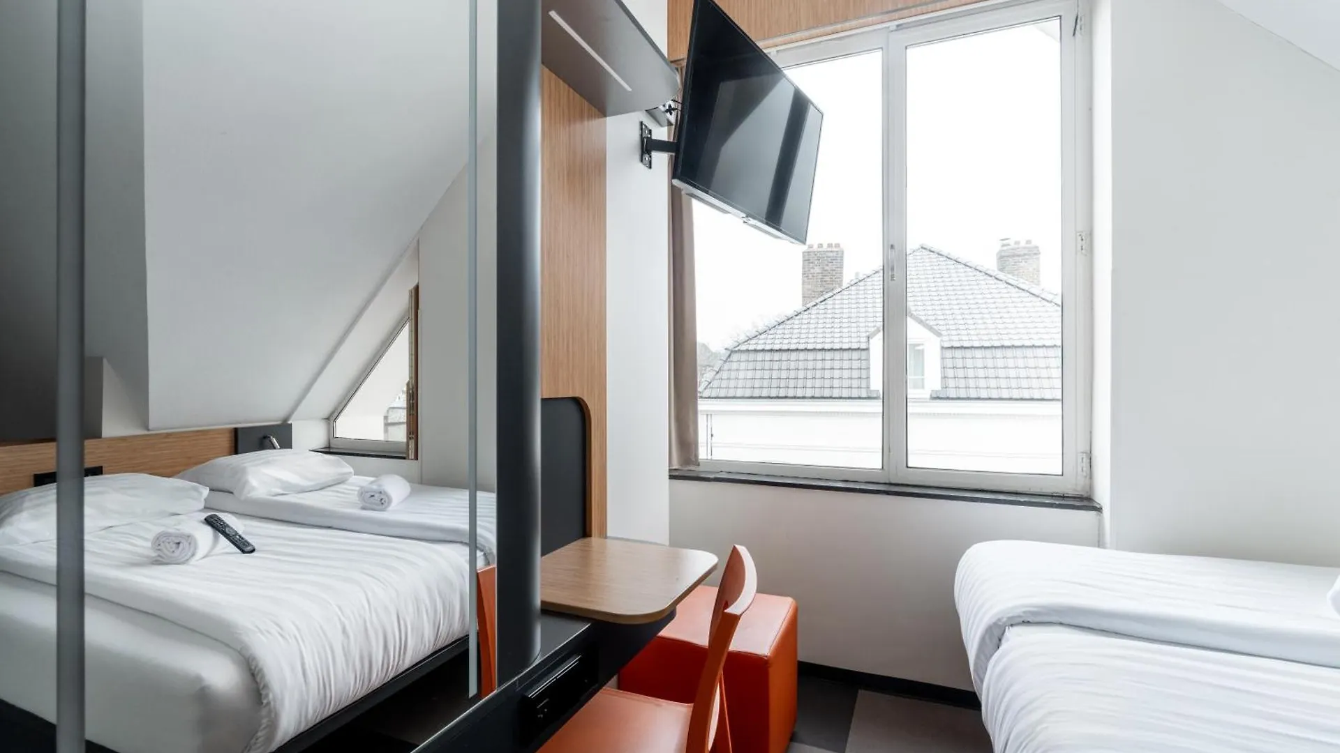 Easyhotel Maastricht City Centre 2*,