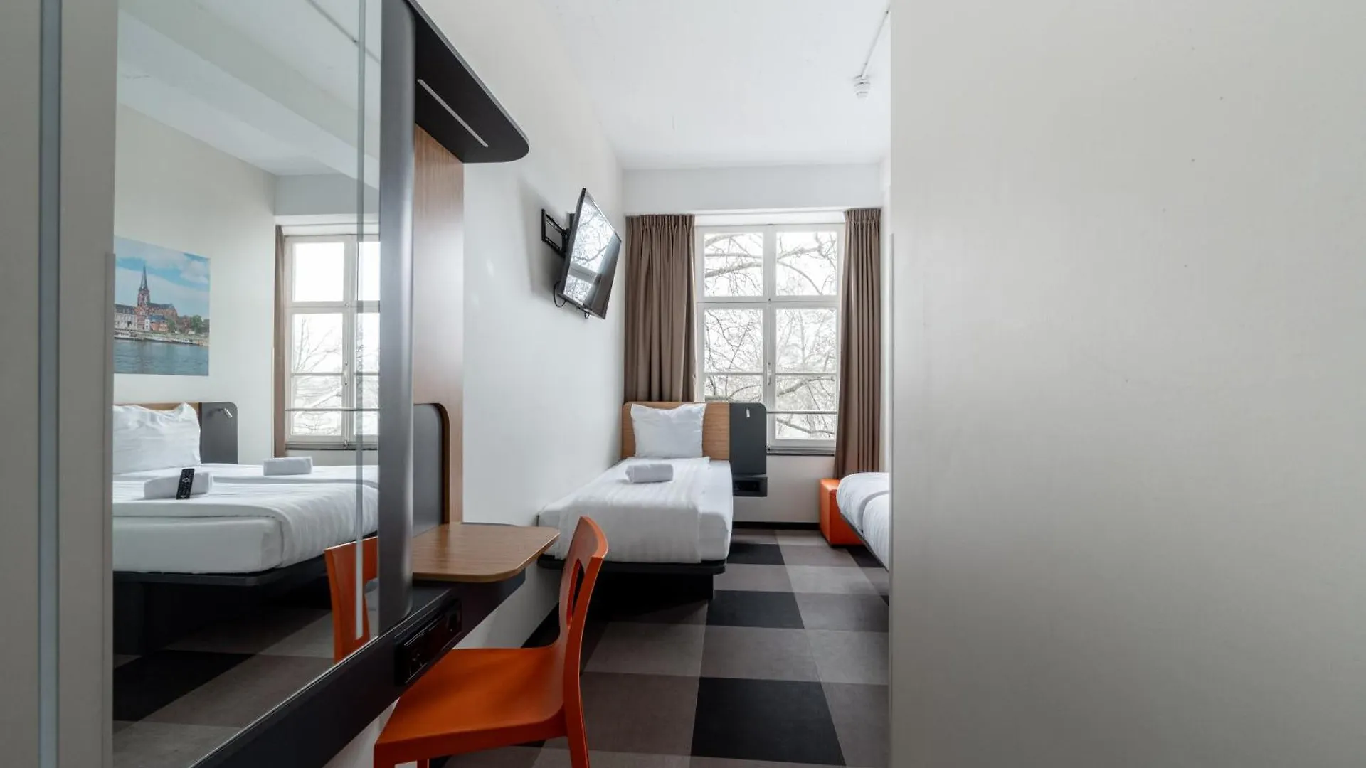 Easyhotel Maastricht City Centre 2*,  Netherlands